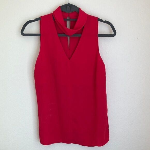NWOT Trouve Choker Collar V-Neck Tank - Picture 3 of 8